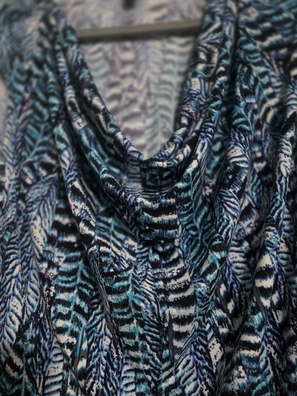 Ellen Tracy Teal, Navy & White Printed Sleeveless Cowl Neck Blouse - Picture 4 of 4
